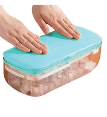 Double layer ice cube maker