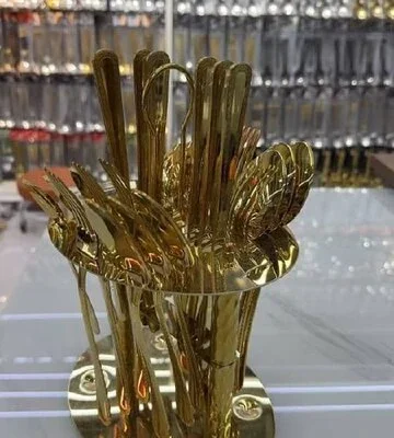 24 pieces golden tablewareset